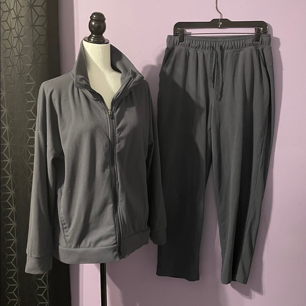 Mondetta Charcoal Performance Jacket Size L and Pants Size Medium
